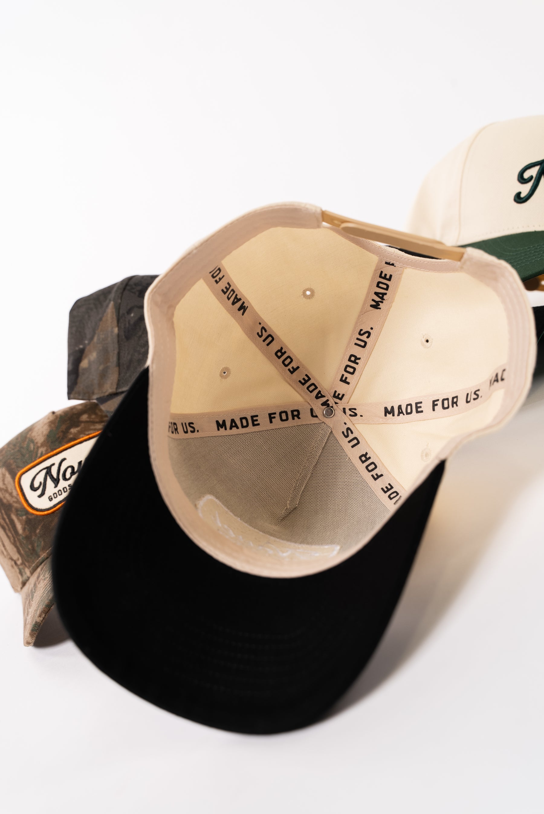 NOVEL SCRIPT SNAPBACK - GREEN/ORANGE/CREAM