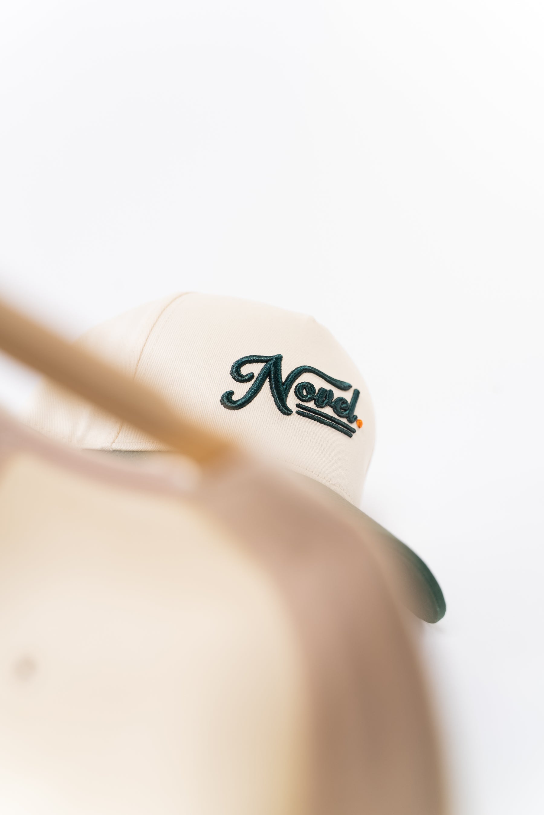 NOVEL SCRIPT SNAPBACK - GREEN/ORANGE/CREAM