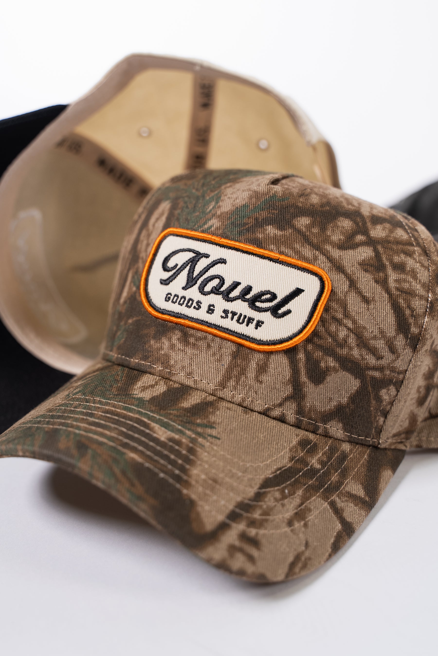 CAMO SNAPBACK - TAN/BROWN