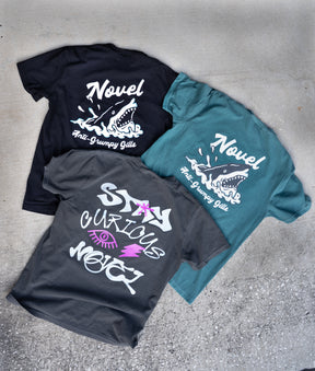 Stay Curious Tee - Pepper