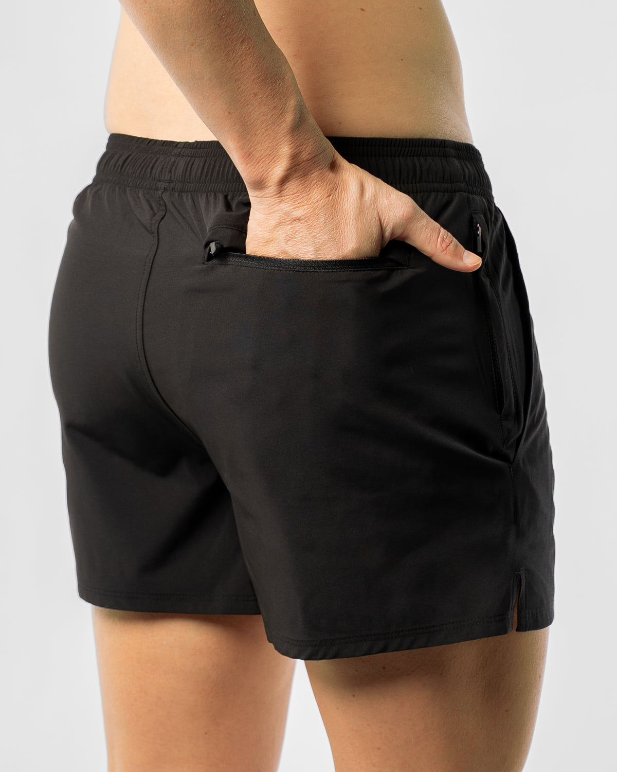 SWIFT SHORTS - BLACK