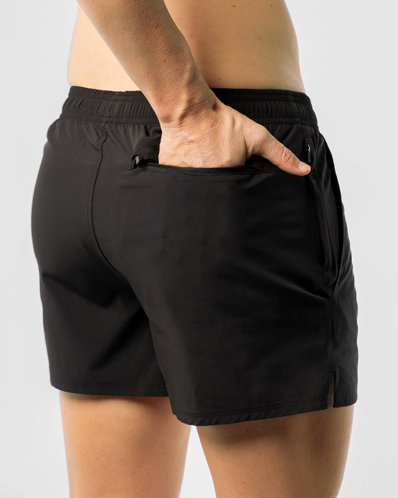 SWIFT SHORTS - BLACK